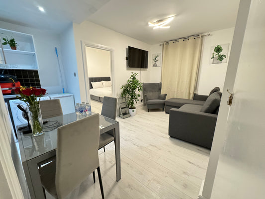 one bedroom flat 2nd floor Victoria