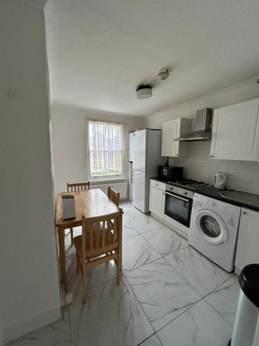 Cosy 2 Bedroom East London , E11 - Main Image